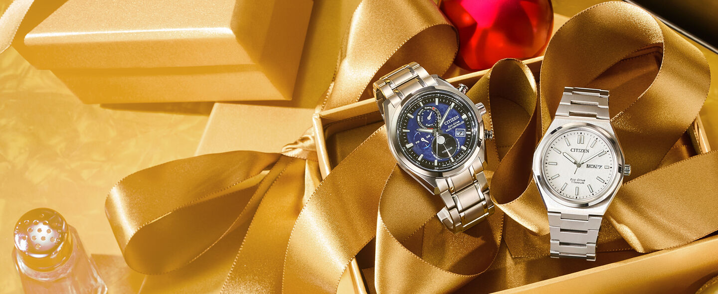 Mettant en vedet la montre Tsuki-yomi A-T , modèle BY1010-57L et  montre Zenshin , modèle AW0130-85A